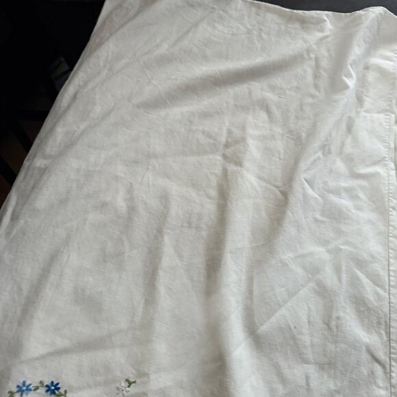 Handmade Vintage Pillowcase Set With Embroidered Kittens & Blue Flower Pattern - Picture 5 of 10